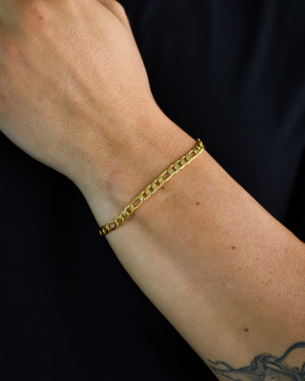 CLEAN FIGARO BRACELET. - 5MM GOLD