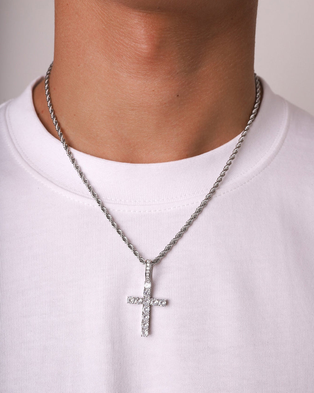 CROSS PIECE PENDANT.